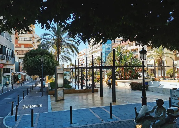 Center Sea View Марбелья