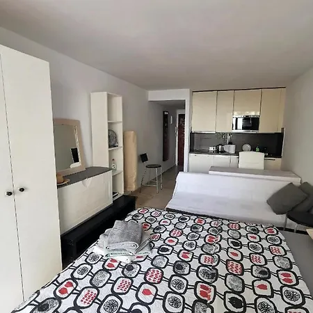 Center Sea View 마르베야