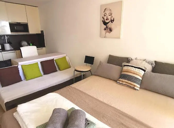 Apartament Center Sea View *